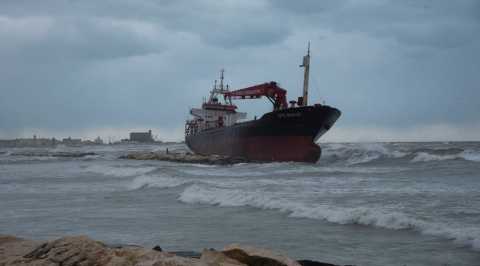 Bari, nave arenata: chiuso al traffico il lungomare di Pane e Pomodoro